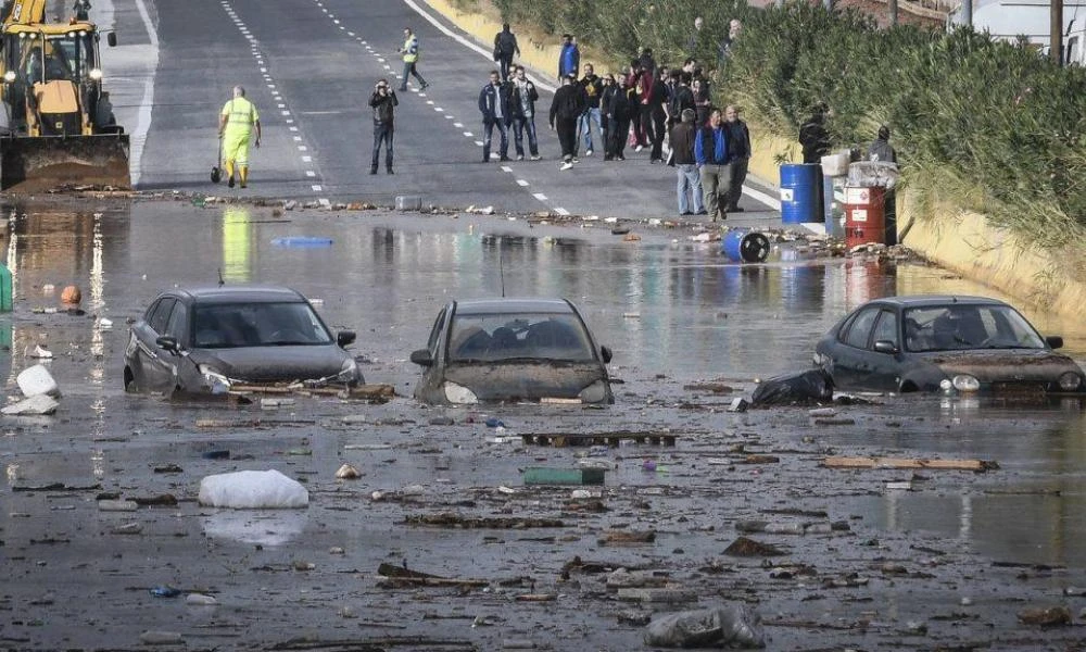 Το κράτος δεν θα αποζημιώνει! Υποχρεωτική η ασφάλιση στα ακίνητα και στα ΙΧ για φυσικές καταστροφές